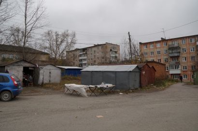 Металлические гаражи в центре Усть-Катава уберут