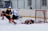 В Усть-Катаве открыли хоккейный сезон результативным матчем