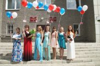 20 июня в Усть-Катаве чествовали выпускников-медалистов школ