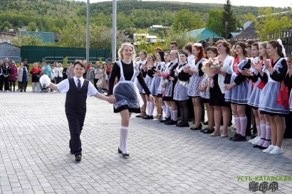 В усть-катавских школах прозвенели последние звонки 