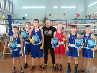 Юные Усть-катавские боксёры успешно выступили в Трёхгорном