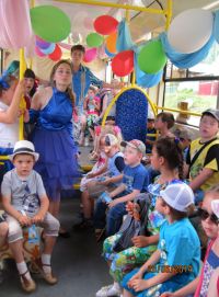 На улицах Усть-Катава вновь появился необычный трамвай