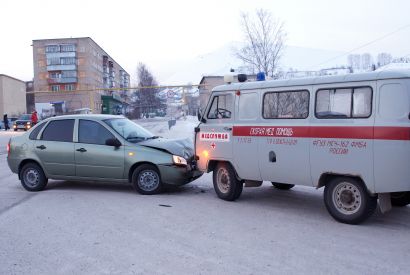 В Усть-Катаве столкнулись «Скорая» и «Калина»