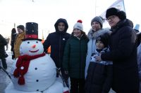 Алексей Текслер со своей семьей принял участие в новогодней благотворительной акции