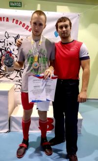 Усть-катавские атлеты выиграли чемпионат области по пауэрлифтингу