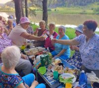 Серебряным волонтёрам Усть-Катава создали "Ромашковое настроение"